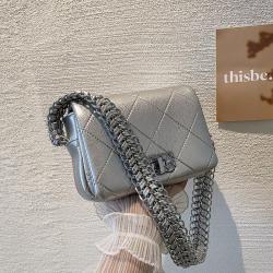 New niche one shoulder fashionable high-end small square bag