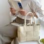 Wholesale Crochet Hand Bag Fashion Women Handbags Ladies Woven Knot Hand Bags Chic Trend Creative Knitted Women's Tote Bags
