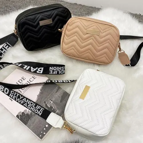 Printed shoulder crossbody small square bag Ladies Messenger Bags Discount Cheap Women's Korean wave pattern embroidered bag