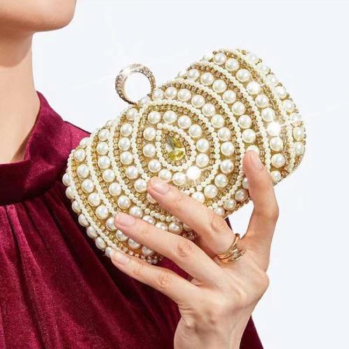 Custom Fashion Womens rhinestone hand bags clutch bridal purse with BIG pearls beads pearl evening party bag sac tendance 2024