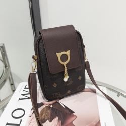 Stylish Korean Style Women's Vintage Shoulder Bag Solid Color Mobile Phone Bag with Zipper Closure PVC Lining Bag for Women