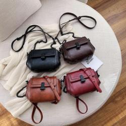 New single shoulder crossbody fashionable and simple retro chain small bag