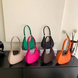 Wholesale low price women's handbag One shoulder underarm bag foreign style casual underarm bag simple saddle bag