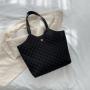 Leisure Lingge Solid Color High Capacity Bag 2023 Autumn New Women's Bag Single Shoulder Underarm Tote Bag