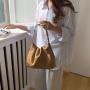 New Design  Classic Color Matching Shoulder Lightweight Soft PU Leather Handbag Pleated Side Zipper Shoulder Bag Women