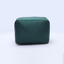 Large Capacity Travel Makeup Case Bag Waterproof Nylon Zipper Closed Bag Pouches Custom Luxury Cosmetic Bag