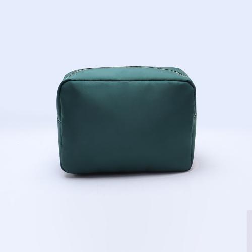Large Capacity Travel Makeup Case Bag Waterproof Nylon Zipper Closed Bag Pouches Custom Luxury Cosmetic Bag