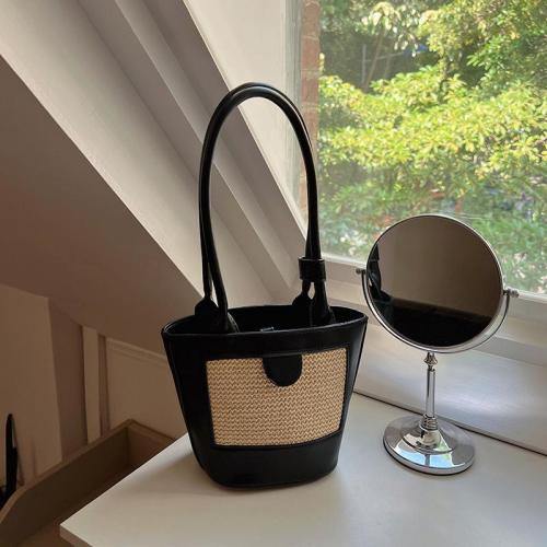 Popular fashion niche design straw woven handbag