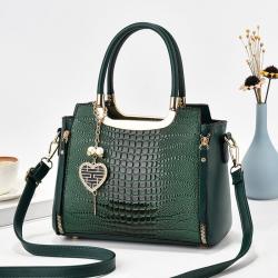 2023 New model Ladies shoulder bags and purse fashion colors leather handbags women's tote bags with heart shape pendant