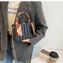 2023 New Fashion Chain Versatile Ins Thread Messenger Bag Hot Sell Zipper Square Bag China Wholesale PU Ladies Shoulder Bag