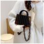 Fashion Ladies Designer Bags Elegant Women Clear Purse Crystal Acrylic Clutch Bag With Golden Lock Hasp Trendy Shoulder Handbag