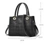 Designer Heart shape bag women's 2023 new fashion simple handbag black shoulder purses and bags ladies