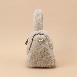 2024 Trending Wholesale Customize Messenger Purses Luxury Handbags Lambswool Handle Bags Fall Winter Women  Furry Beautiful Hand