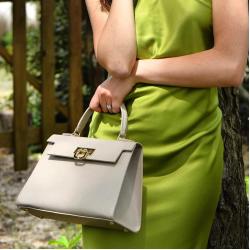Luxury Saffino Hot Sell Tote Bag Classic Women Handbags Vegan Leather Elegant Bags Flap Unique Lock Ladies Hand Bags