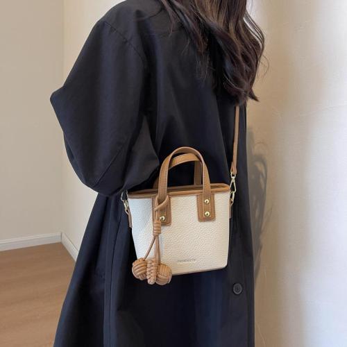 Simplified new Korean version single shoulder crossbody bag with contrasting color for commuting small carrying bag