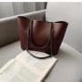New women's retro simple and large capacity portable shoulder bag