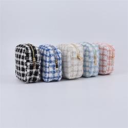 Keymay RTS Personalized Chenille Patches Cute Girls Tweed Plaid Checkered Zip Makeup Bag Toiletry Travel Bag Small Cosmetic Bag