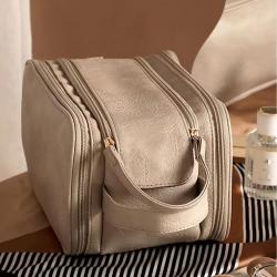 New high-capacity portable travel toiletries storage bag