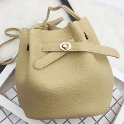 Guangzhou Source 2024 New Simple Bucket broadband Locking Buckle Small Bag Korean Version Leisure Solid Color One Shoulder Bag