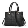 Designer Heart shape bag women's 2023 new fashion simple handbag black shoulder purses and bags ladies