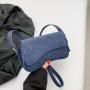 A niche new fashion single shoulder diagonal span minimalist small square bag