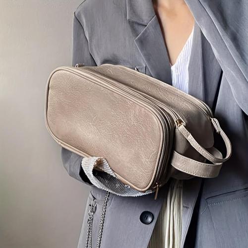 New high-capacity portable travel toiletries storage bag