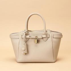 Luxury Saffiano Pu Leather Ladies Hand Bags Designer Lock Womens Tote Bags Large Vegan Fashion Custom Logo Womens Handbags