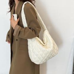 New cloud pleated casual and personalized lightweight large capacity crossbody bag