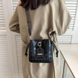 Hot Selling Bucket Shape Sac A Main Vegan Leather Bag Sling Bags Ladies Crossbody Bags For Women