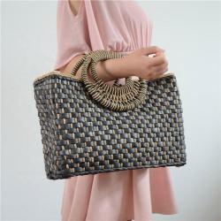 New design in 2019 simple and generous weaving ladies hand bags