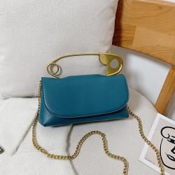 New Trend 2023 Women's Bag Fashion Solid Color Paperclip Handle Handbag Solid Color Pu Square Popular One Shoulder Messenger Bag