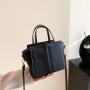 2023 New Pu Solid Women Fashion Handbags Large Capacity Wholesale Women Handbags Metal Chain Designer Shoulder Bags For Women