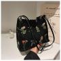 Large capacity embroidery todot female summer 2023 new tide cloth bag niche embroidery shoulder bag texture bucket bag