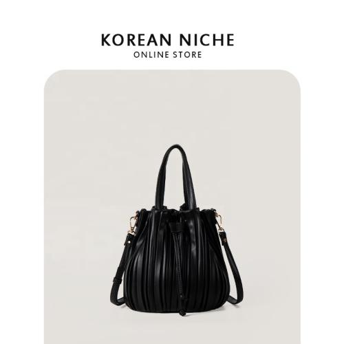 New Design Drawstring Shoulder Bag Plain Creative Trend Fashion Messenger Bag Striped Pleated Bucket Bag