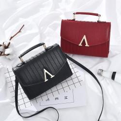 Custom logo women's bag new design women's handbag pu leather tassel 2024 new fashion crossbody shoulder bags ladies square bag