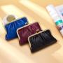 XL269 Fashionable Chain Small Bags New Version Chain Carrying Bucket Bag Dinner Retro Luxury Women's Clutch Bag