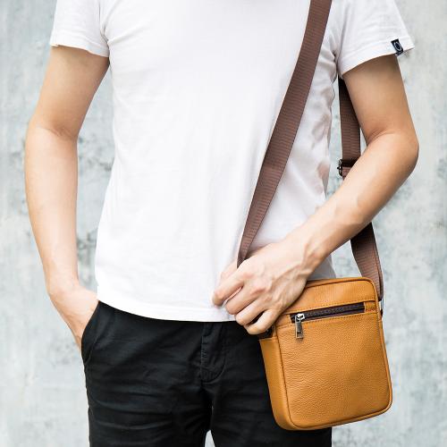 PU Leather Fashion Bags Men Luxury Hand Bags Leather Handbags For Outdoor Sport Travel Hiking Camping