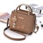2024 Wholesale Fashion Trends Woman Embroidery Messenger Bags pu Leather Lady Handbags For Women's Handbags
