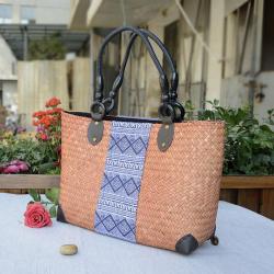 Women Straw Rattan Tote Summer Beach Woven Shoulder Handbag Hand-woven Beach Bags Ladies Holiday Travel Handbags