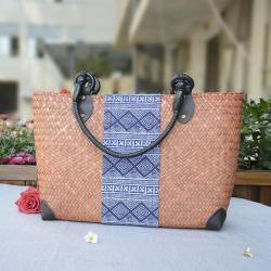Women Straw Rattan Tote Summer Beach Woven Shoulder Handbag Hand-woven Beach Bags Ladies Holiday Travel Handbags